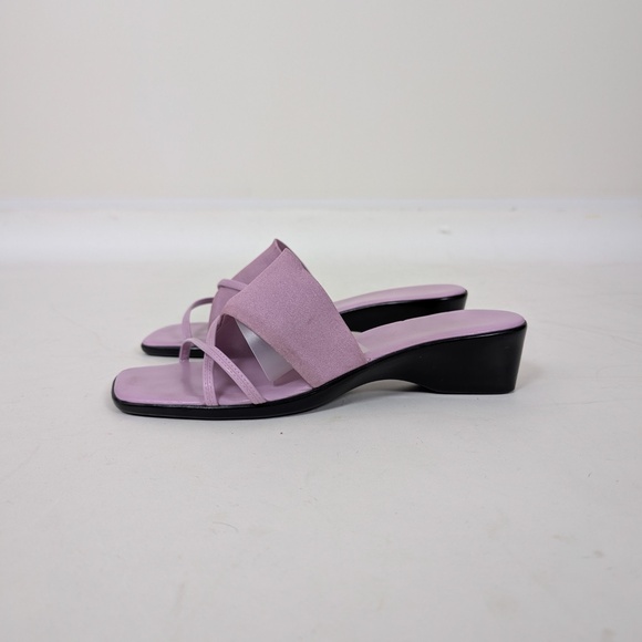 Vintage Purple and Black Sandals with Minimalist Design - Picture 8 of 10